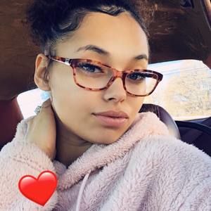 Meet your Posher, Kay